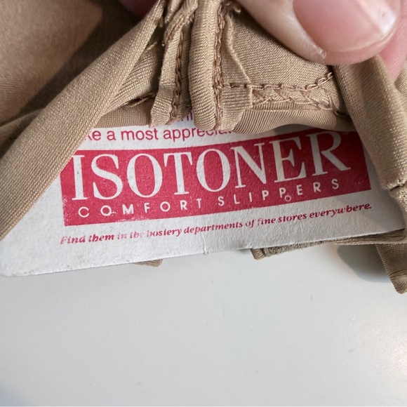 Isotoner Beige Women's Gloves Leather Trim NWT OS - Picture 3 of 4